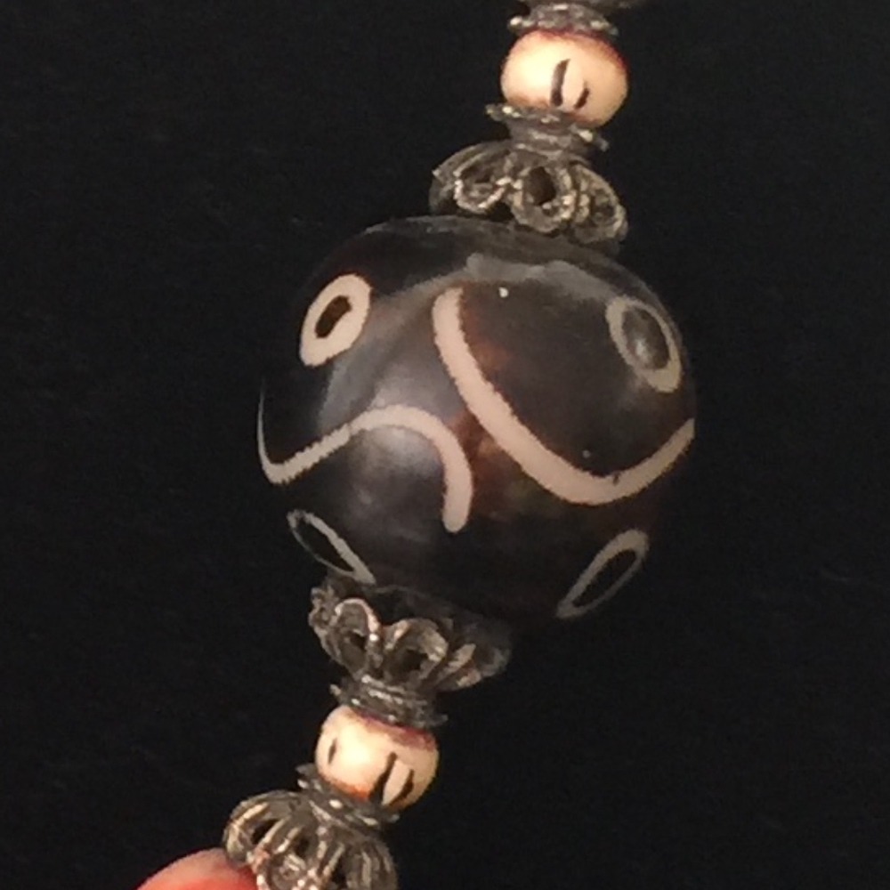 Large pendent necklace with large beads - Picture 6 of 7